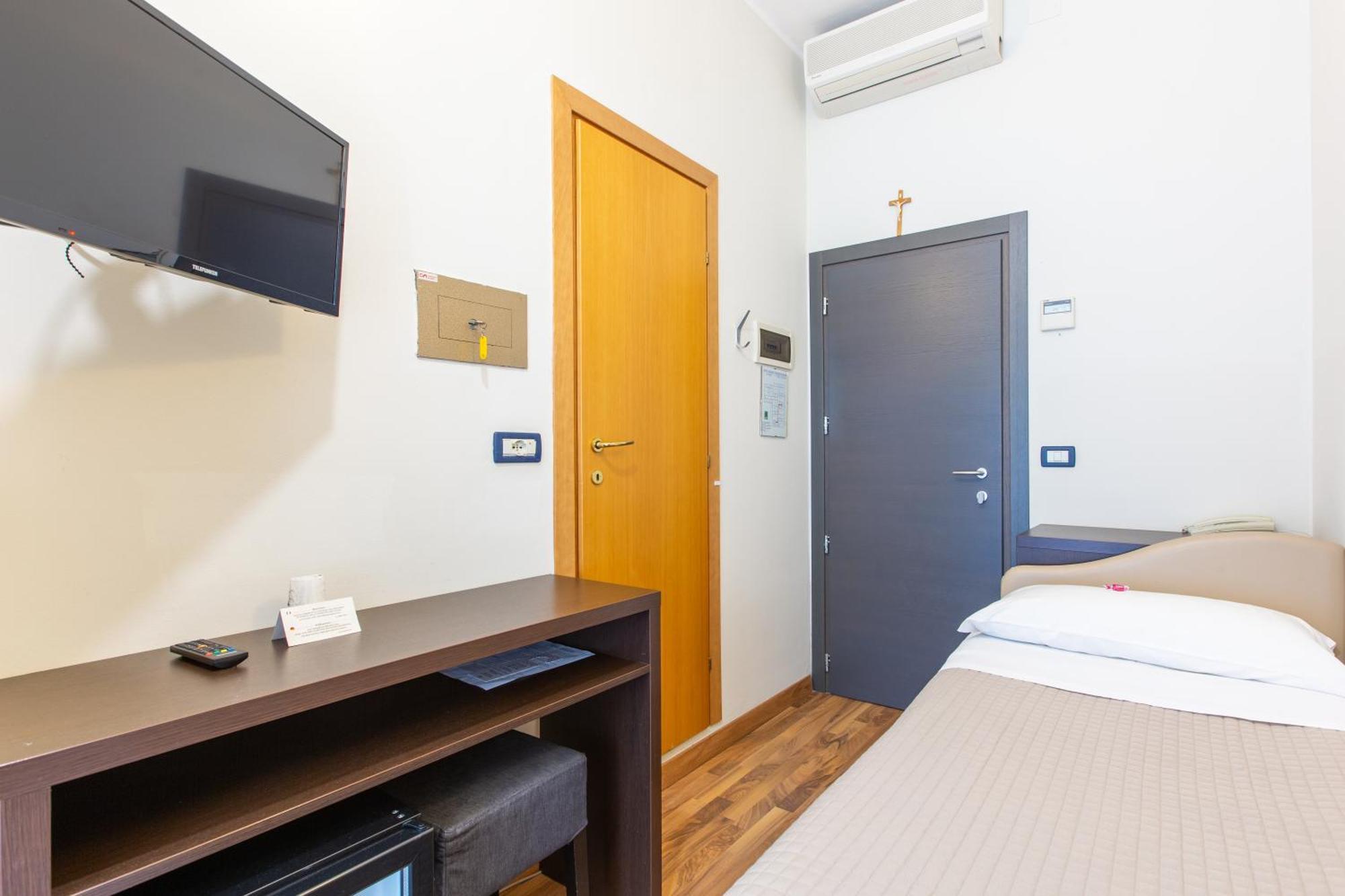 Hotel Gardenia Римини Экстерьер фото