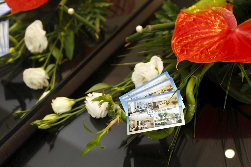 Hotel Gardenia Римини Экстерьер фото